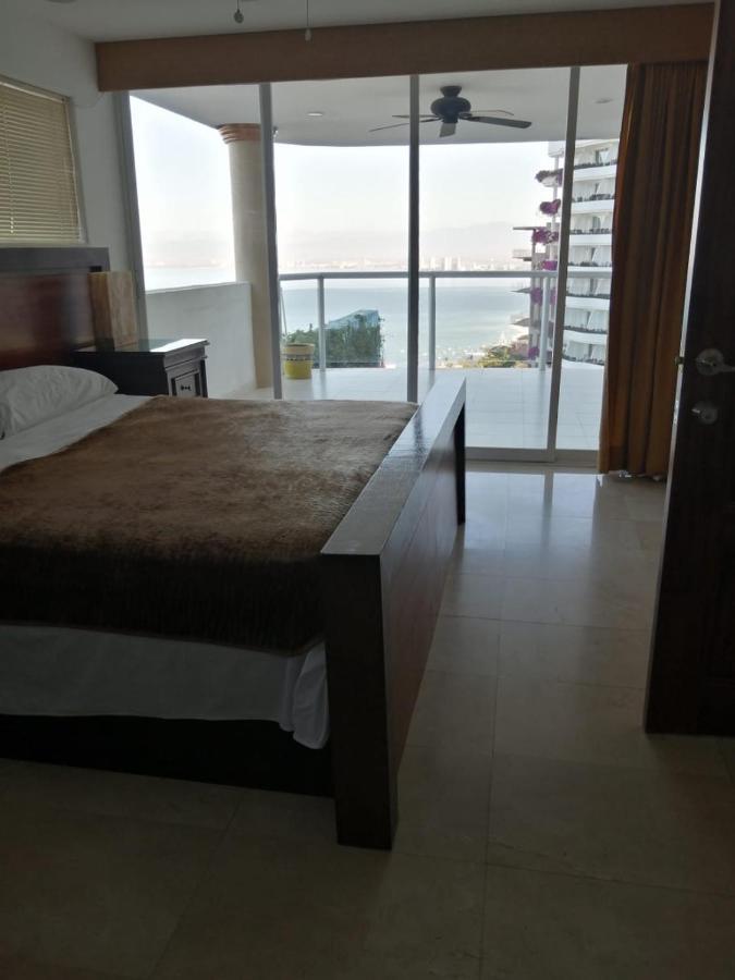 Suite mit Queensize-Doppelbett und Meerblick
