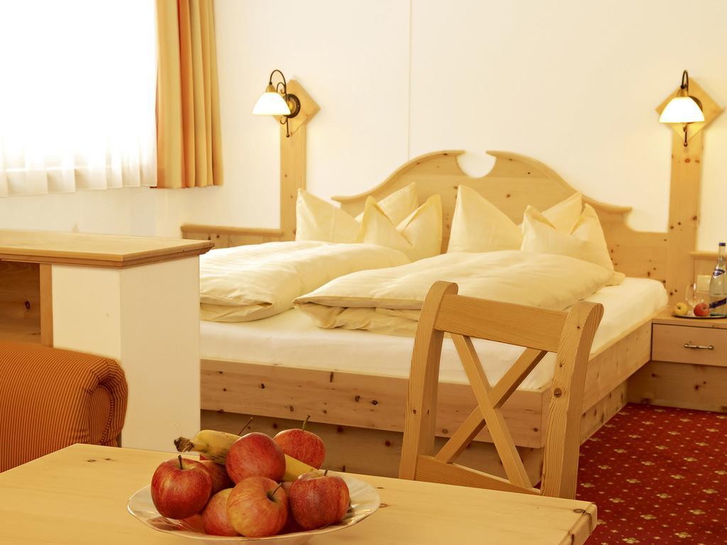 Standard Double Room,113040402:JPEG