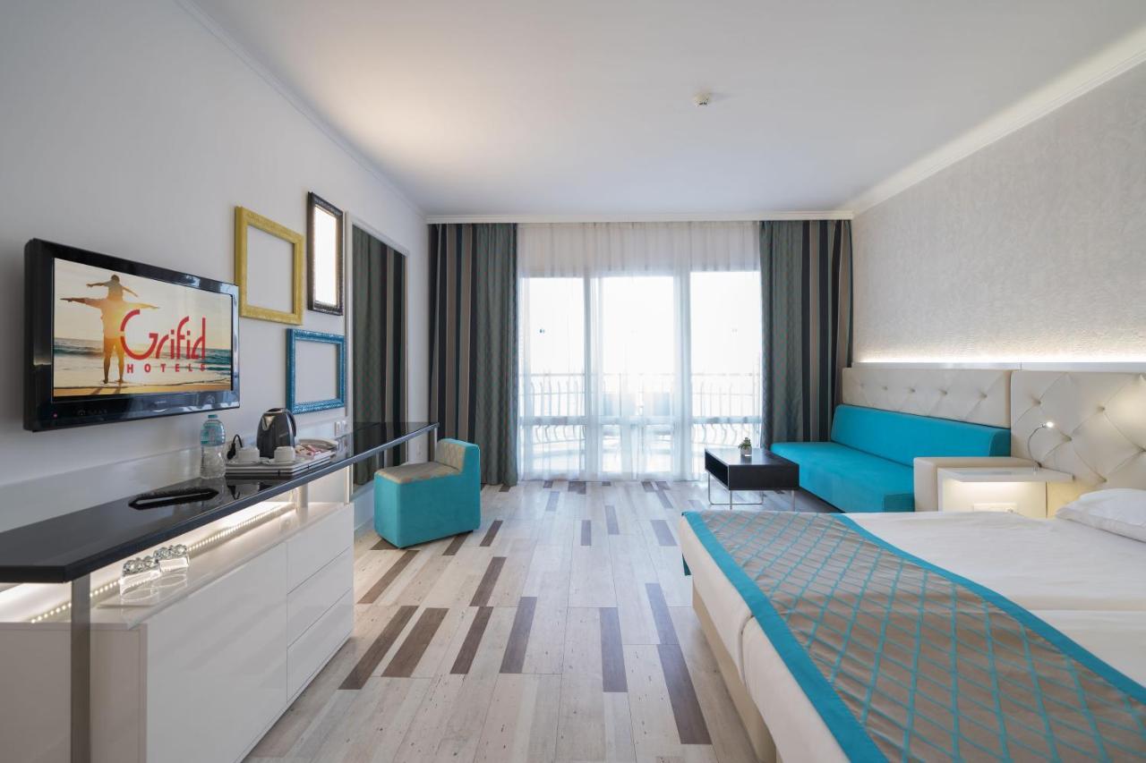 Doppel- oder Zweibettzimmer mit Parkblick — kostenfreier Zugang zum eigenen Strand