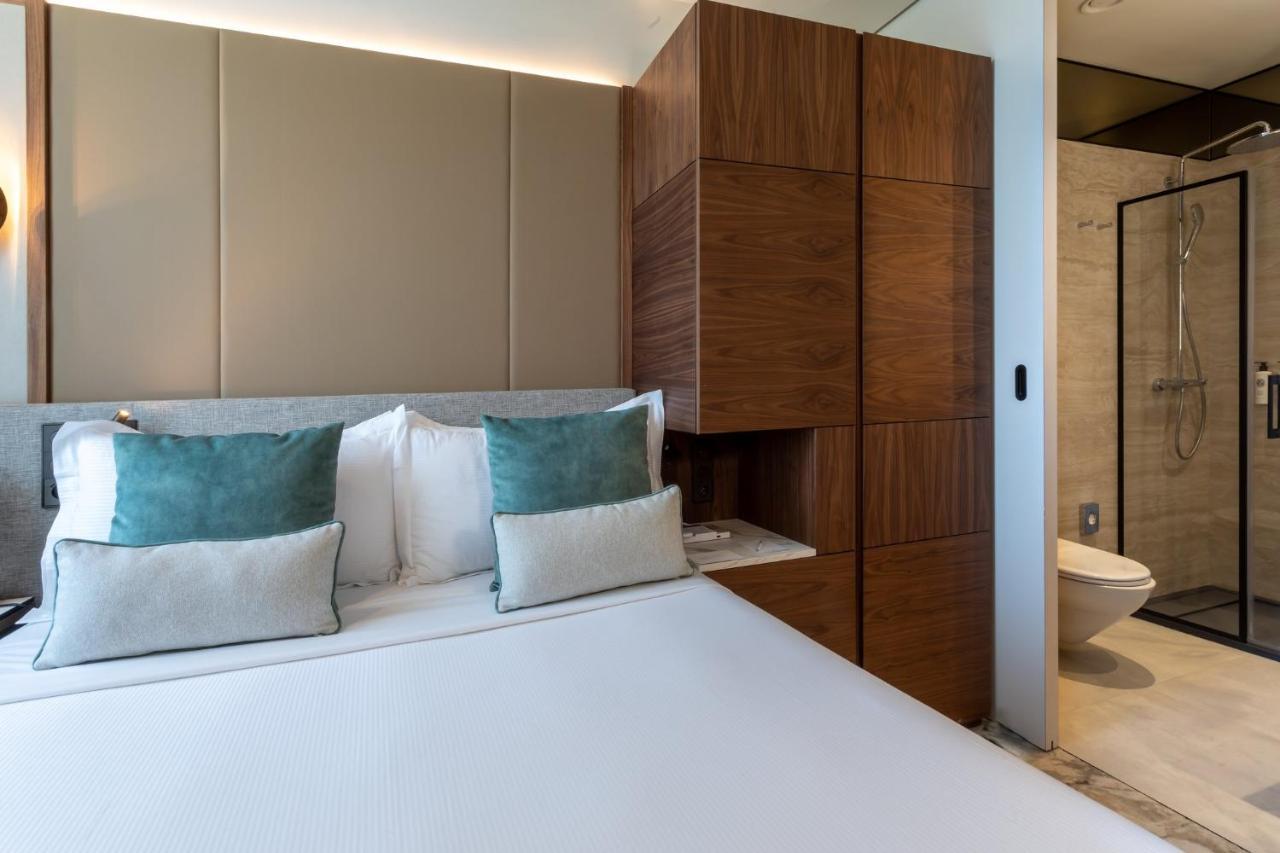 Classic Zimmer mit Queensize-Bett oder 2 Einzelbetten und Stadtblick