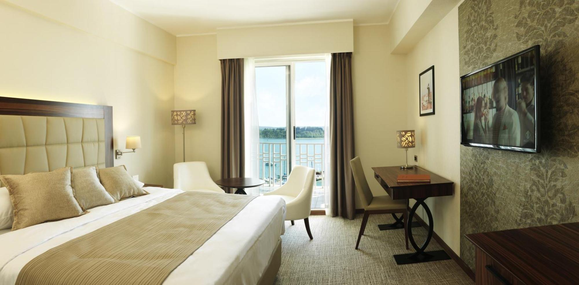 Executive Double Room Balcony Sea View