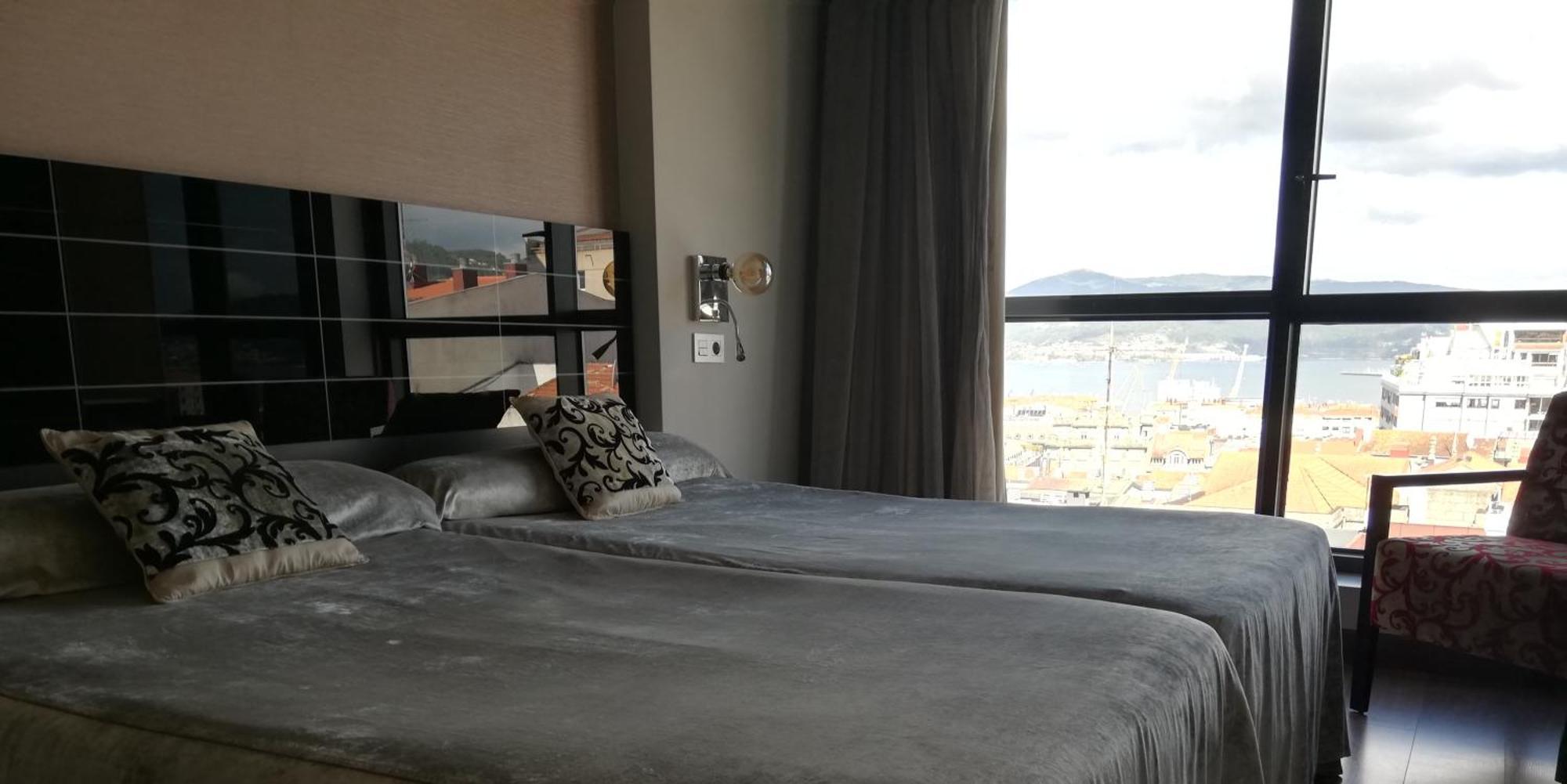 Doppel-/Zweibettzimmer mit Meerblick