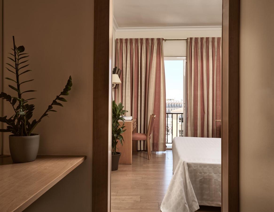 Superior Doppel- oder Zweibettzimmer mit Balkon und Stadtblick