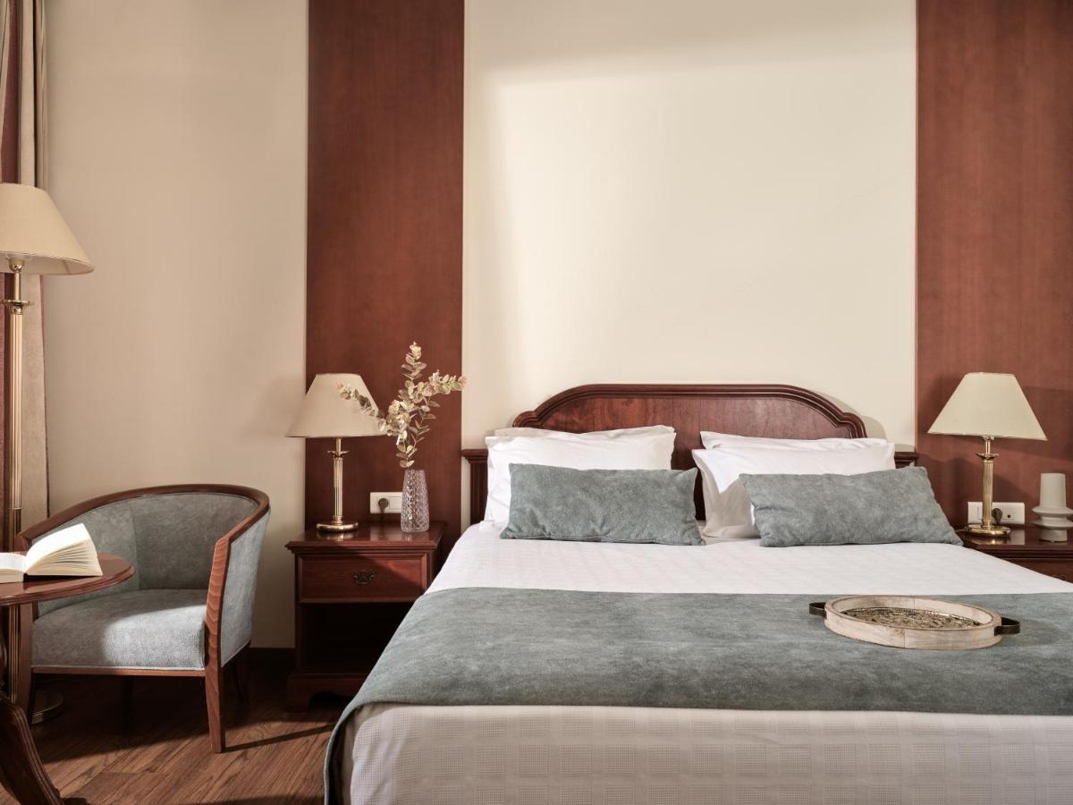 Superior Doppel- oder Zweibettzimmer mit Balkon und Meerblick