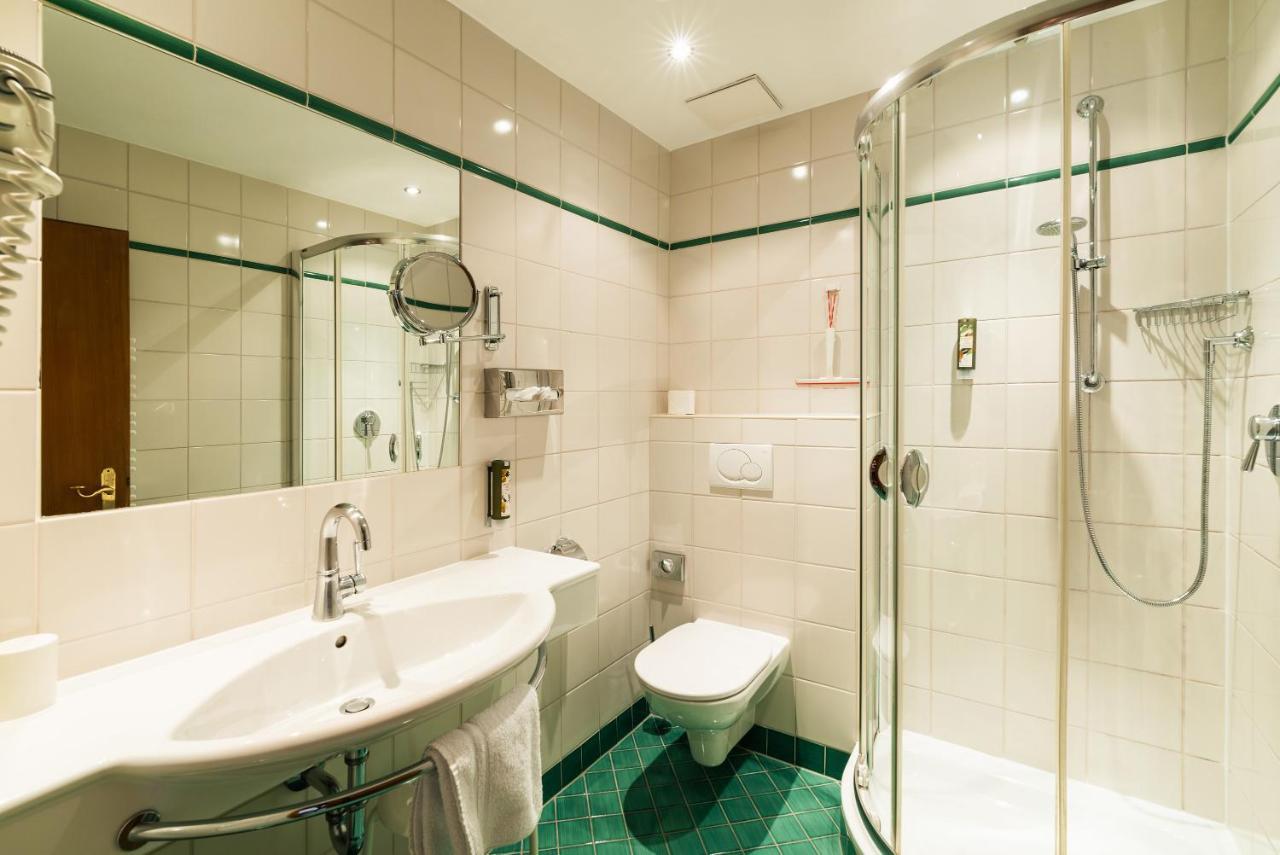Small Double Room,1417783872:JPEG