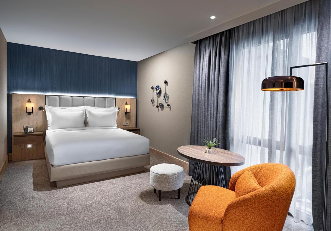 Premium Queen Room