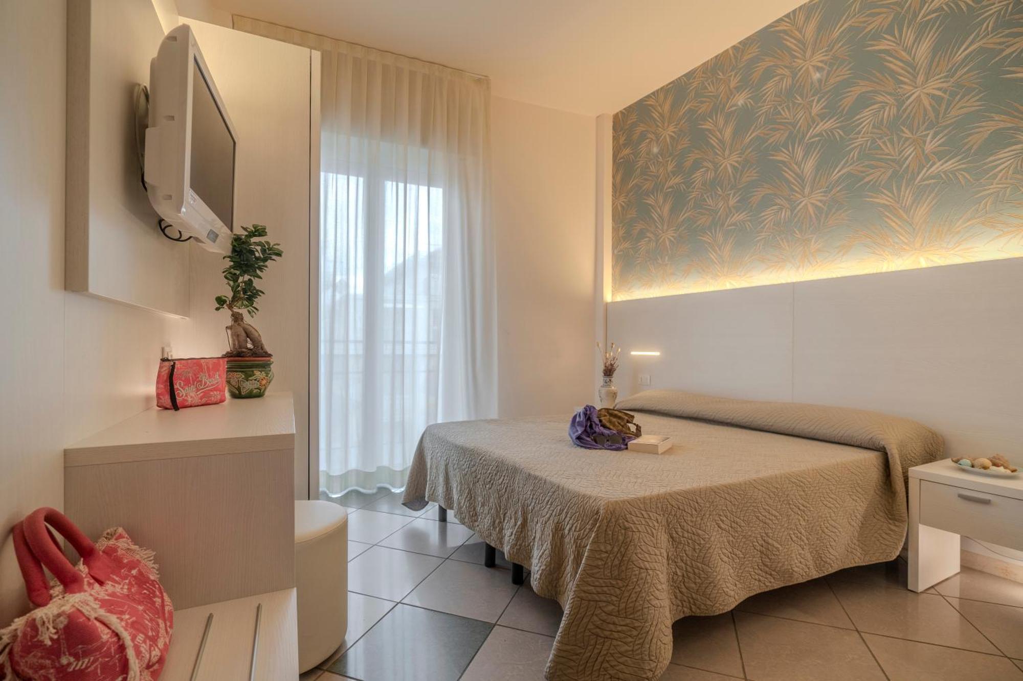 Doppelzimmer mit seitlichem Meerblick und Strand-Package