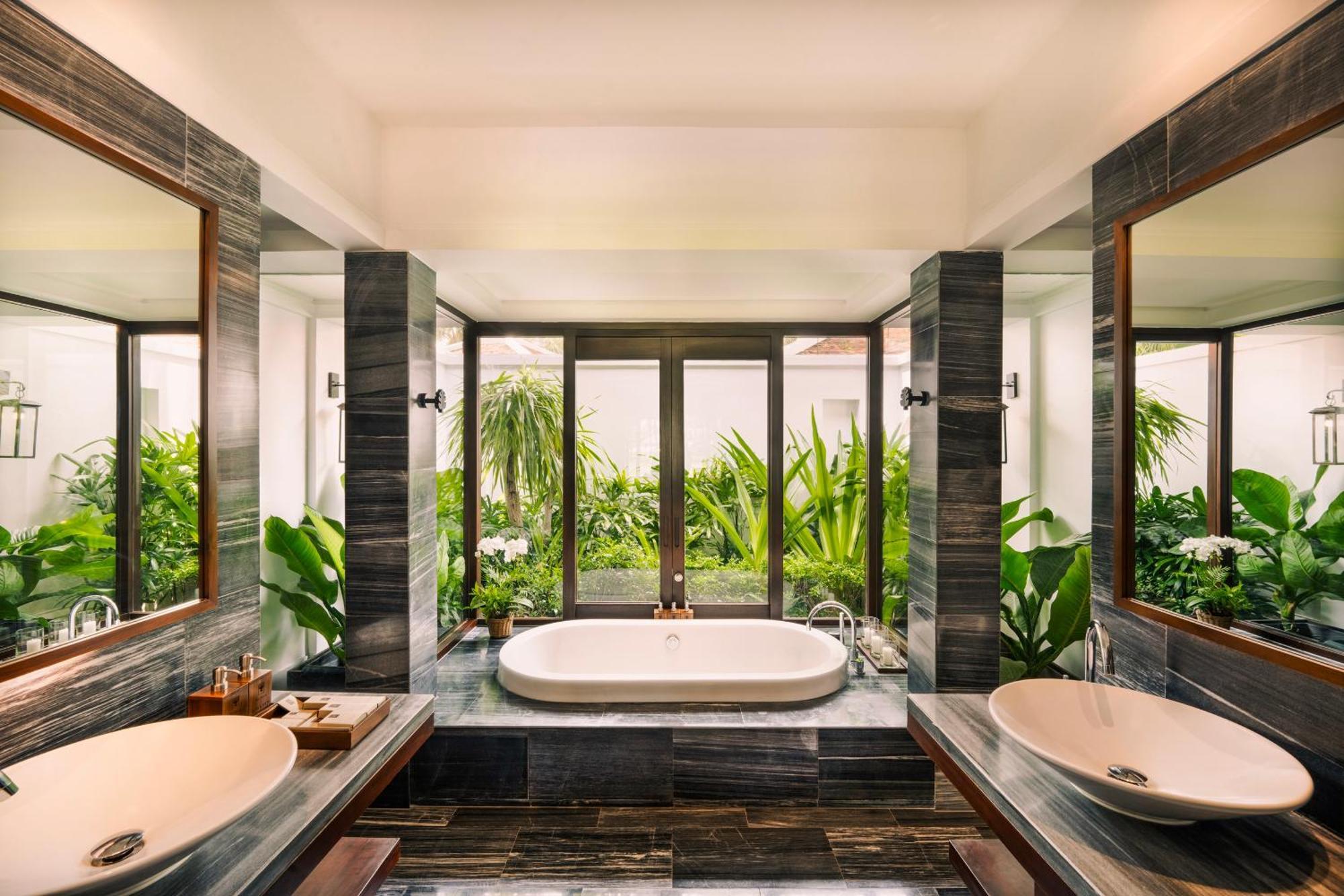 Pool-Villa mit Meerblick