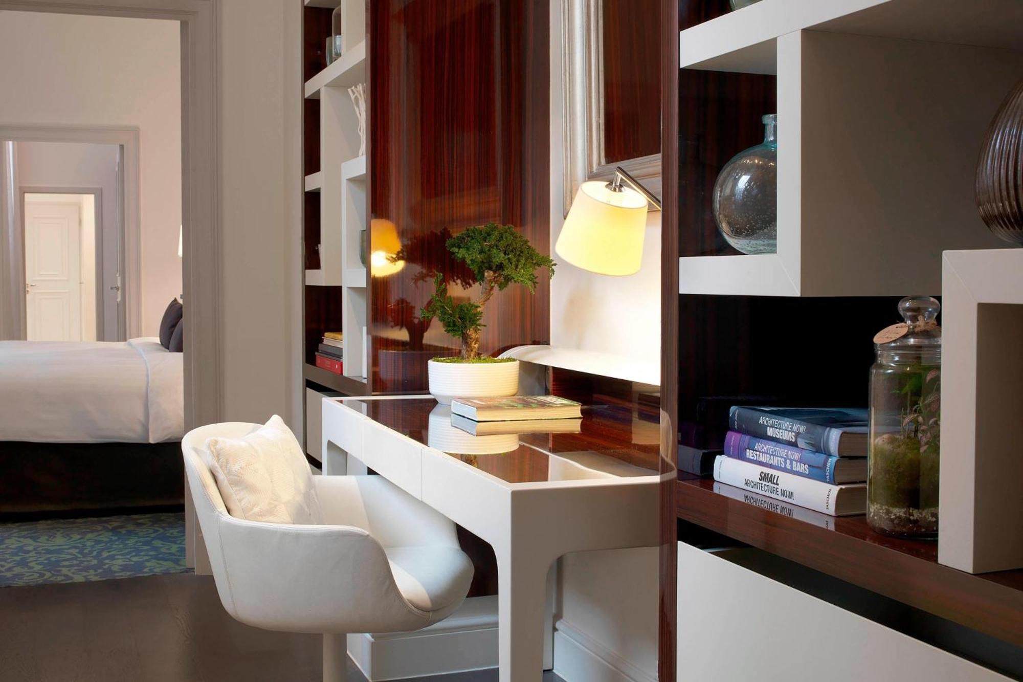 Größere Suite Magnolia mit 1 Kingsize-Bett, Schlafsofa und Gartenblick