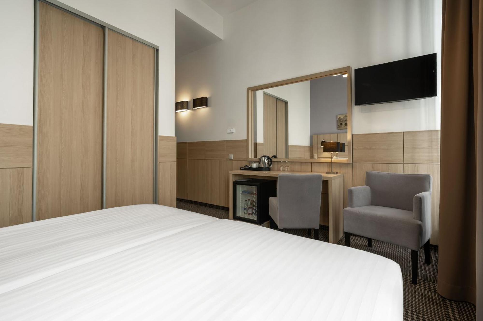 Standard Double or Twin Room,1637726380:JPEG