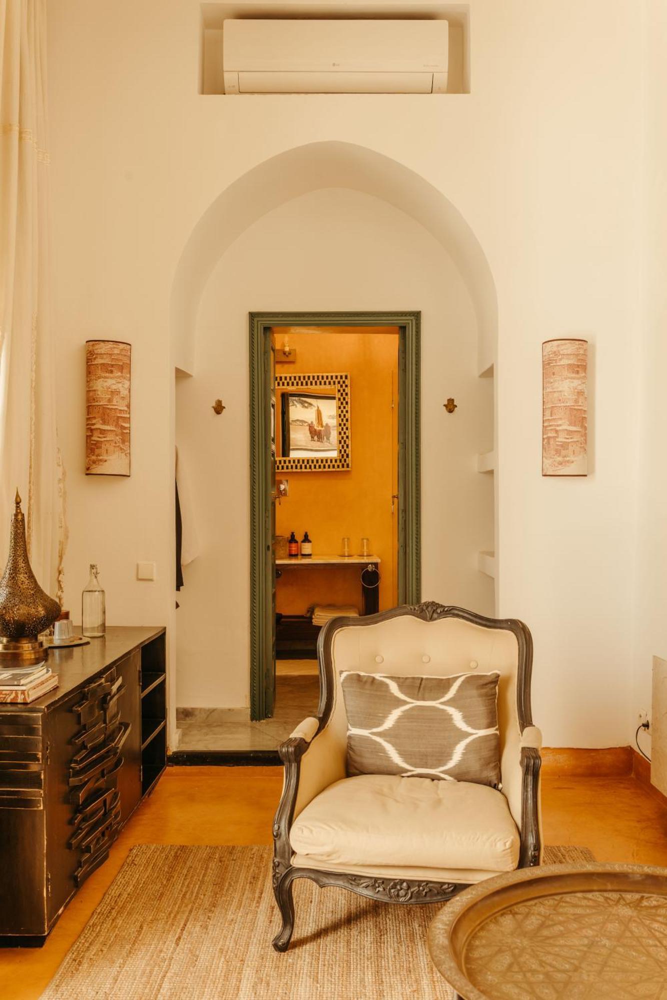 Ennafora Suite