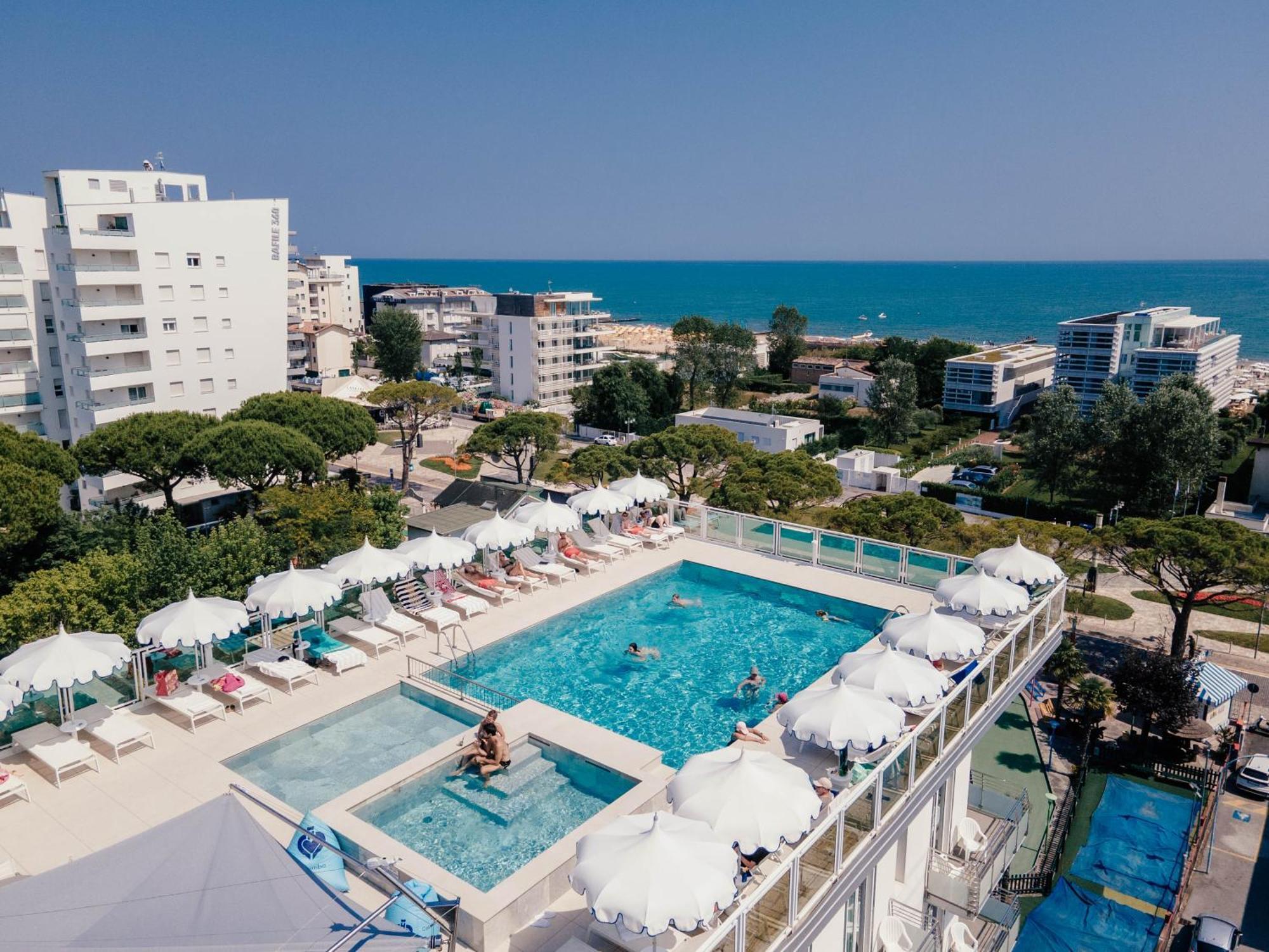 Superior Double or Twin Room access to the Beach,724008967:JPEG