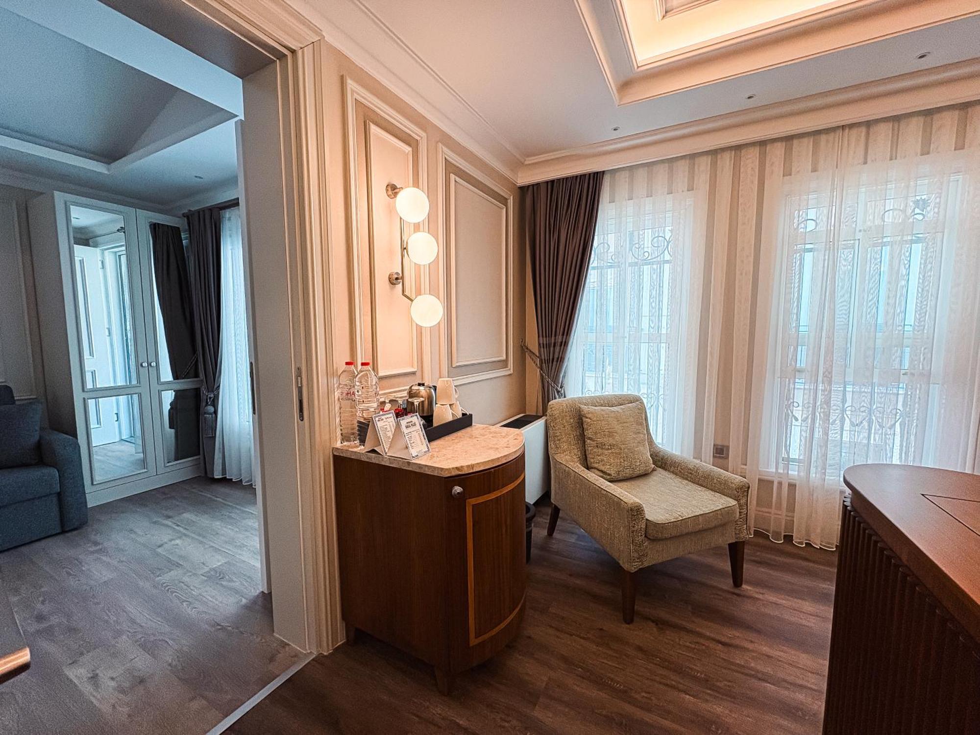 Deluxe Suite,1697811086:JPEG