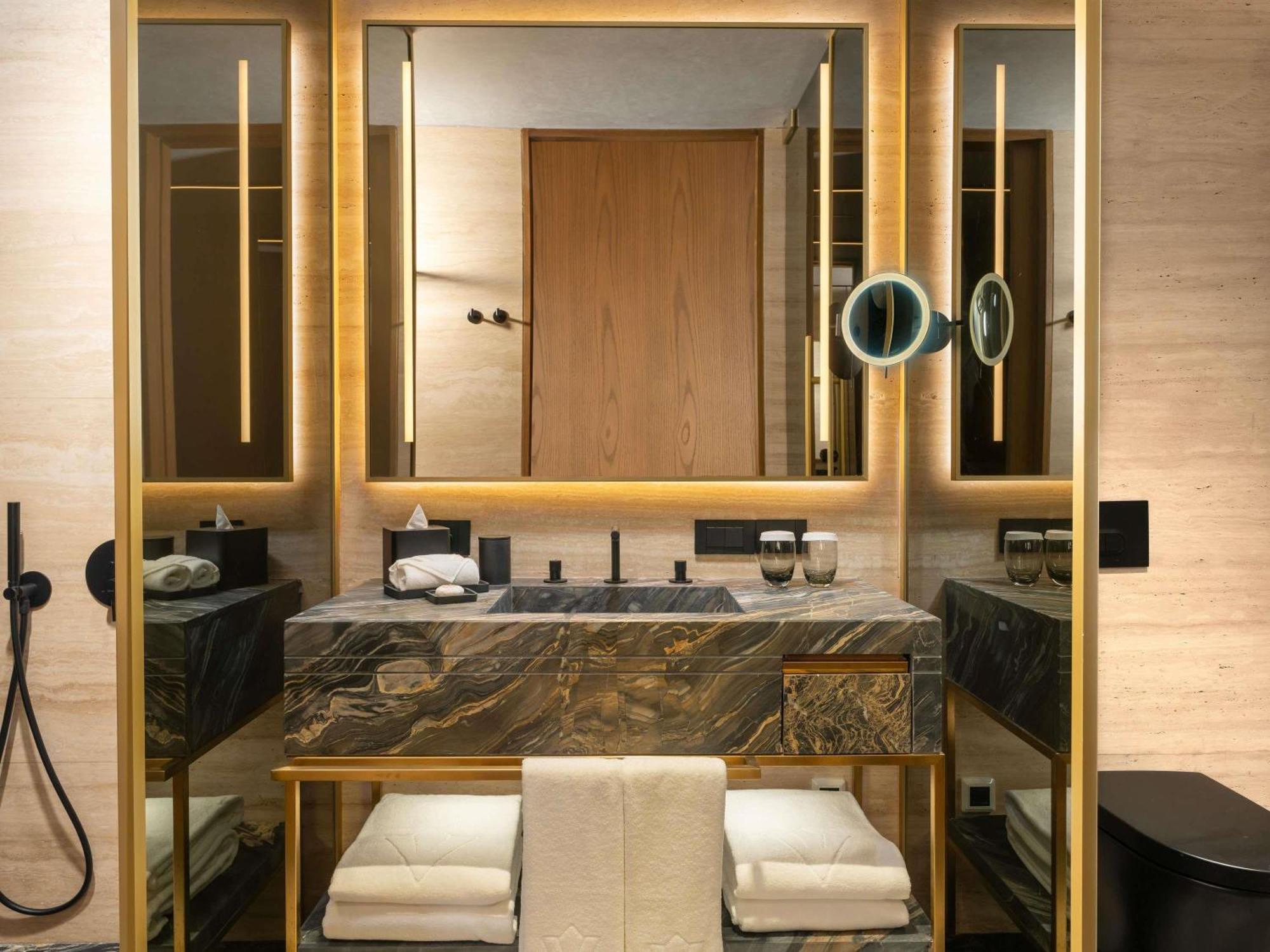 Two-Bedroom Premium Suite Sea View Balcony Nickelodeon Play Access,1740057549:JPEG