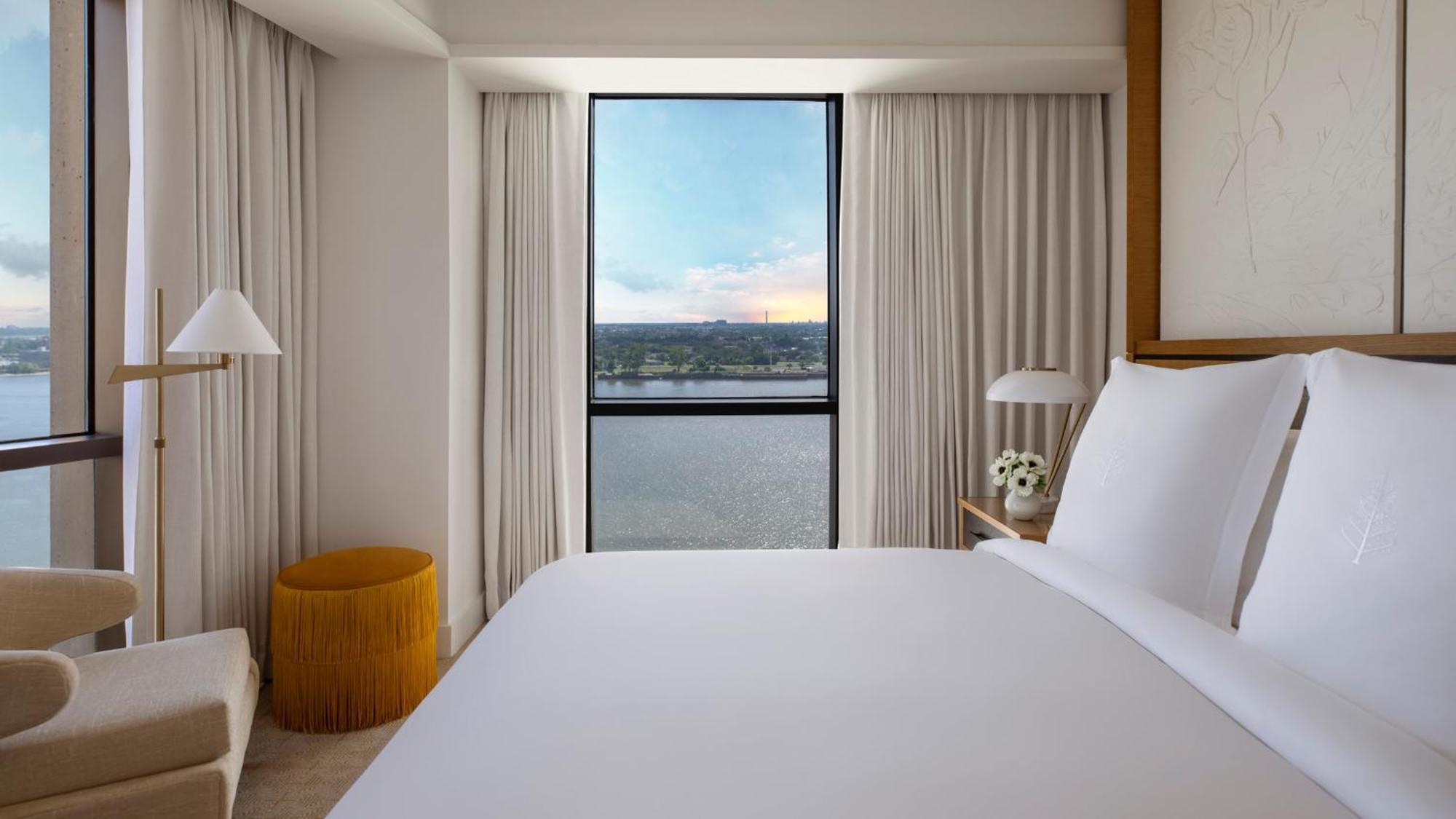 Suite mit 1 Schlafzimmer mit Kingsize-Bett und Flussblick