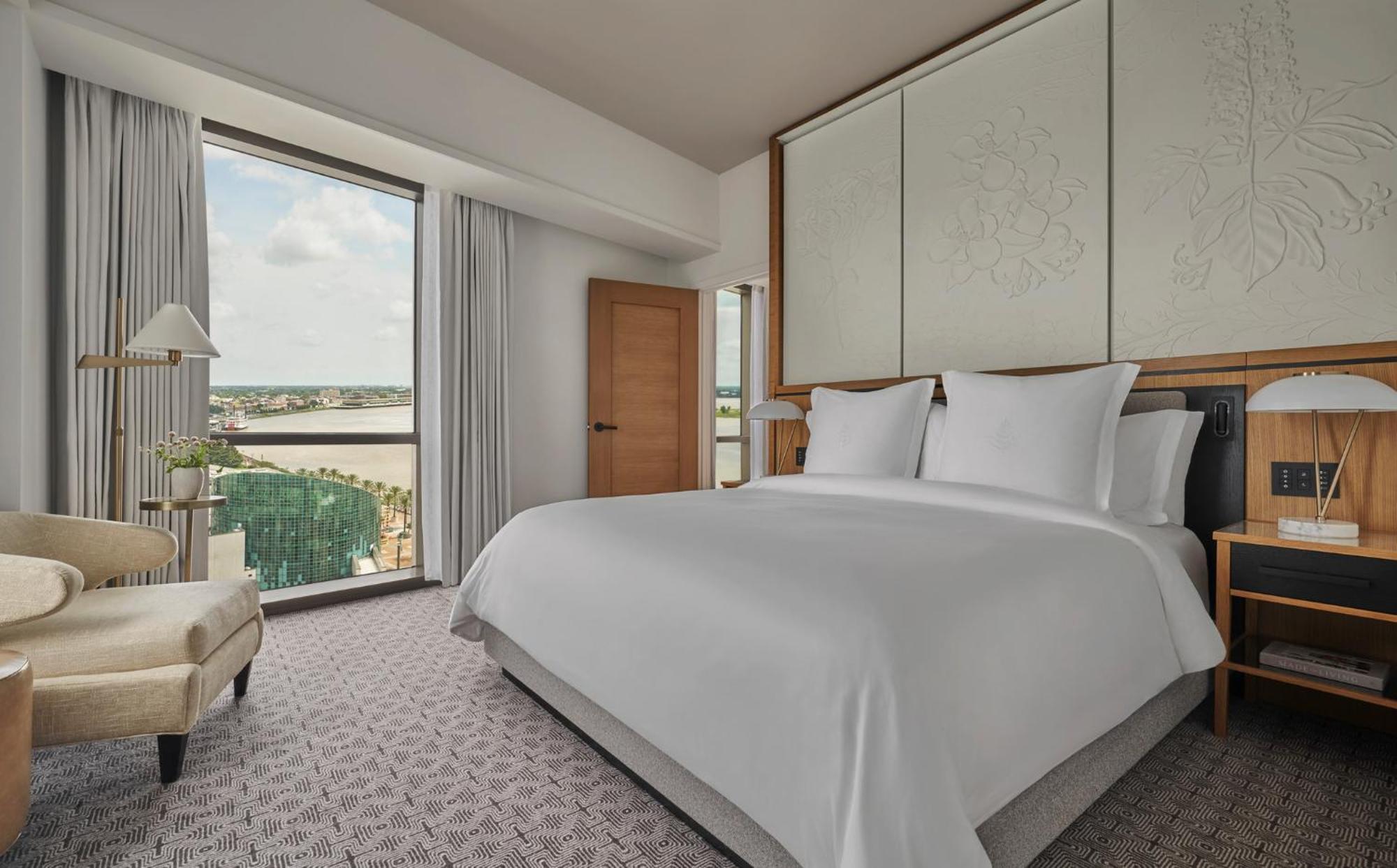 Deluxe Four Seasons Executive Suite mit Flussblick