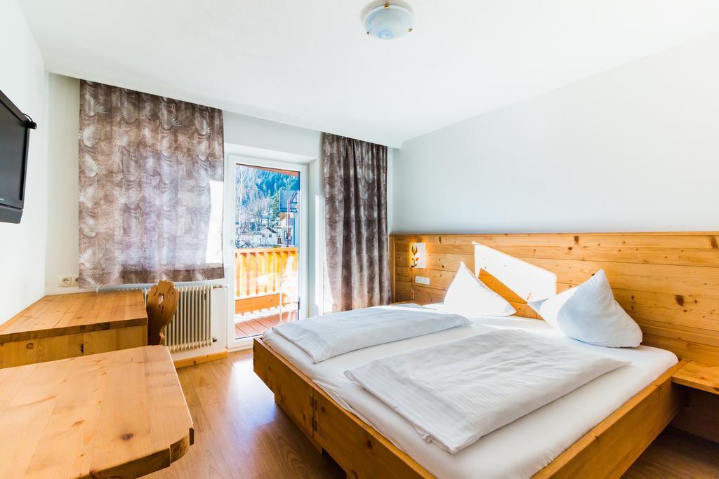 Doppelzimmer mit Balkon