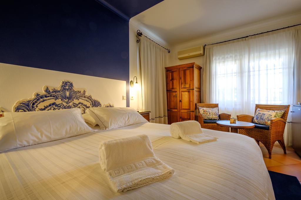 Doppel- oder Zweibettzimmer mit Pool- oder Gartenblick – Haupthaus
