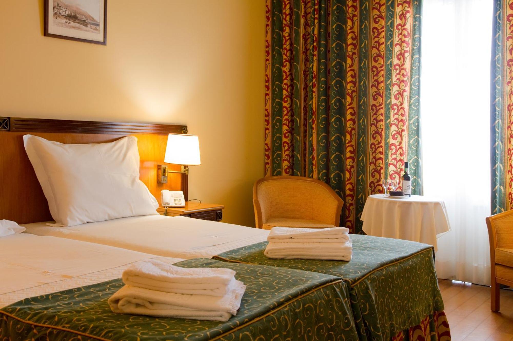 Double or Twin Room Sea View