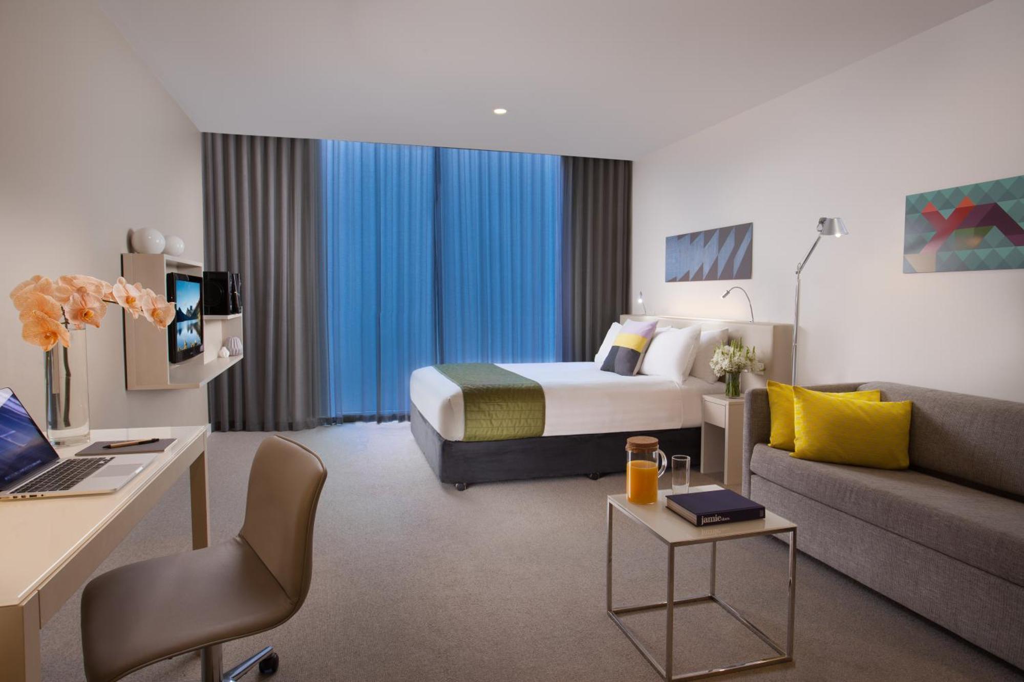 Deluxe Studio Apartment