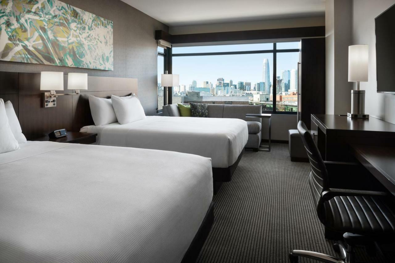 Queen Room with Two Queen Beds and Sofa Bed,787771932:JPEG