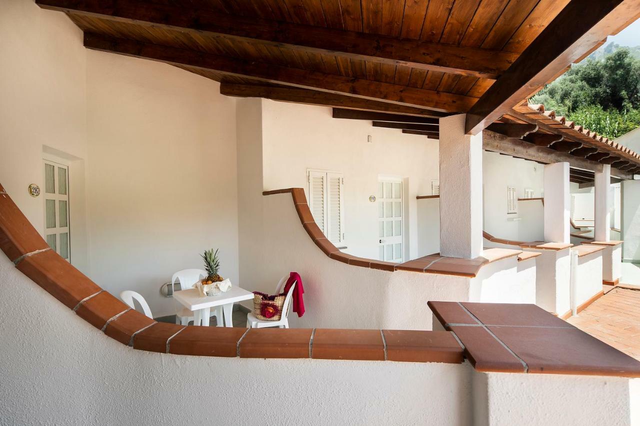 Einzelzimmer mit Balkon