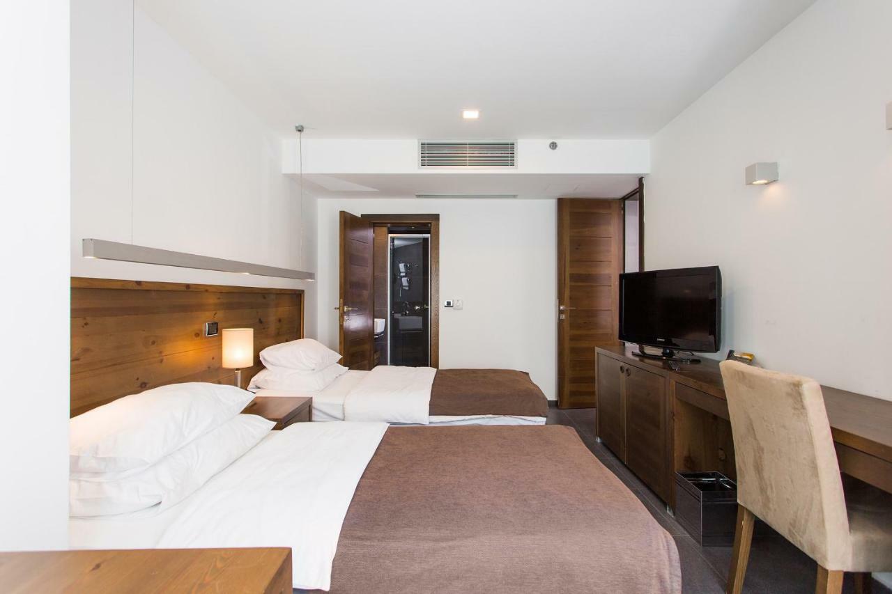 Superior Family Suite,1589402614:JPEG