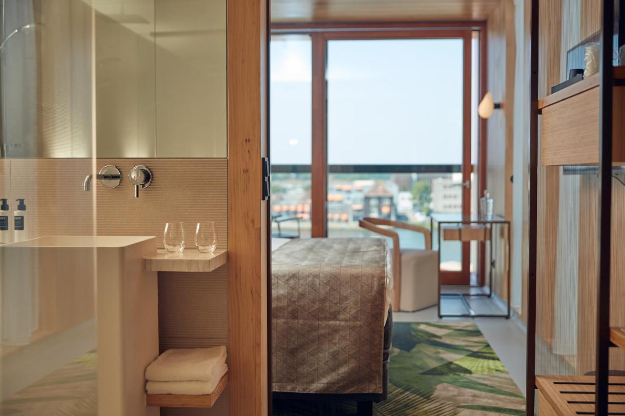 Superior Zimmer mit Badewanne, Dusche und Balkon
