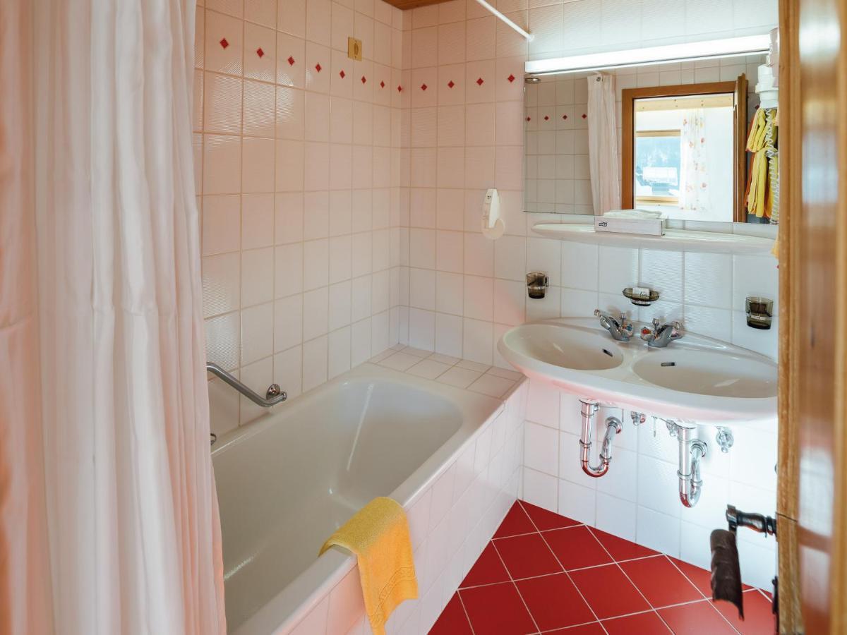 Doppelzimmer mit Balkon