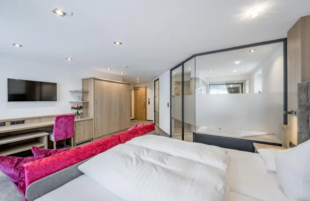Hotel Garni Christine-1