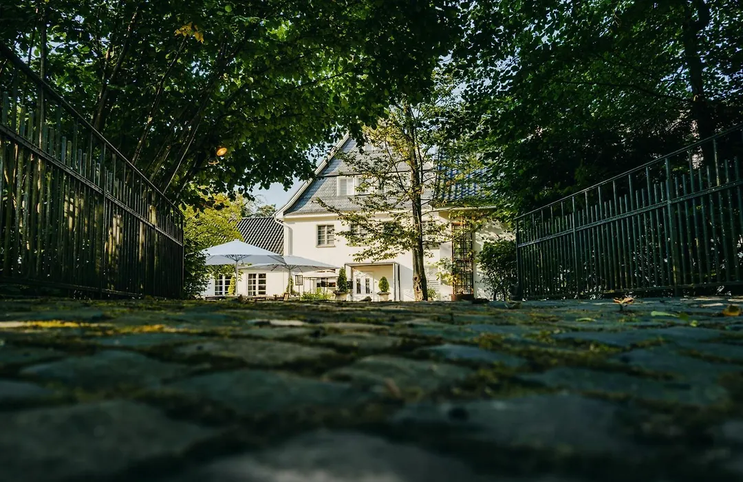 Relais&Châteaux Hotel Diepeschrather Mühle-1