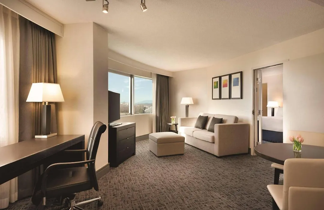 Radisson Hotel Vancouver Airport-1
