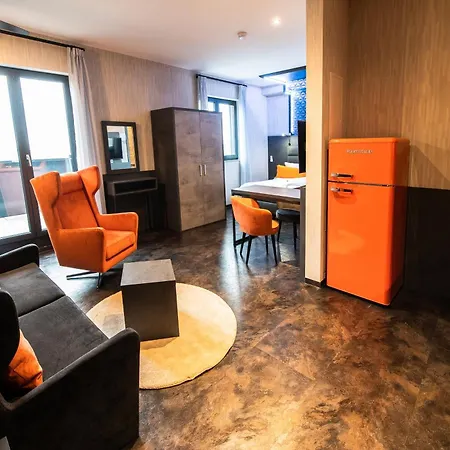 Hotel Lifestyle-2