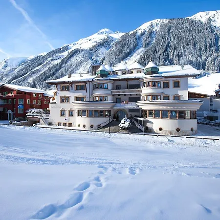 Hotel Schlosshof-2
