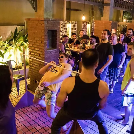Mad Monkey Hostel Bangkok-3