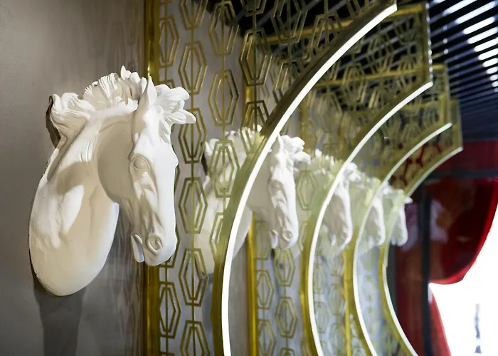  Sura Design & Suites