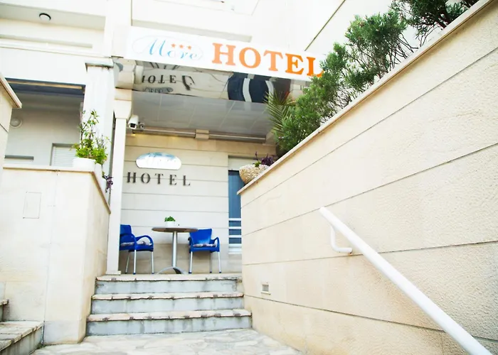 Hotel More