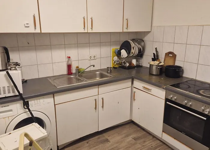 Herberge: Rathenaustrasse