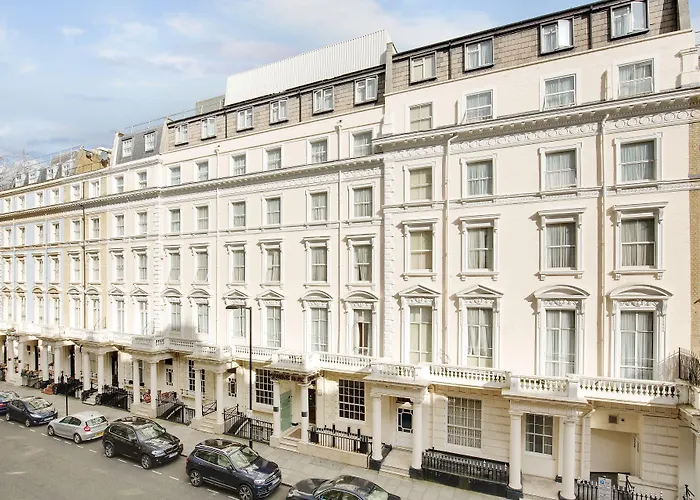 Bright Modern Flat Close To Queensway