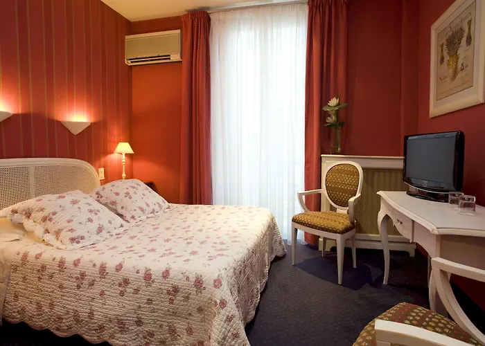 3-Sterne-Hotel: Hotel L'Olivier - Piscine & Parking