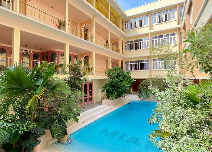 B&B: Miami Hotel Bangkok