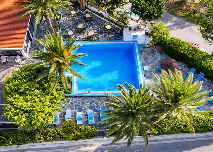 Oasis Apartments & Rooms