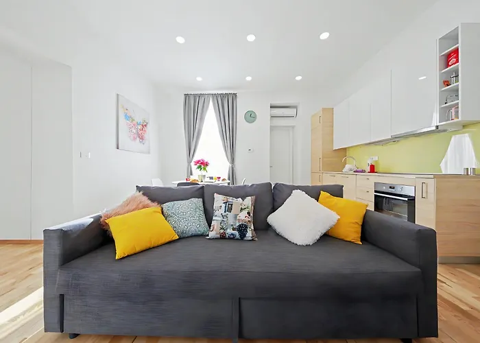 Stay Swanky Bed & Breakfast