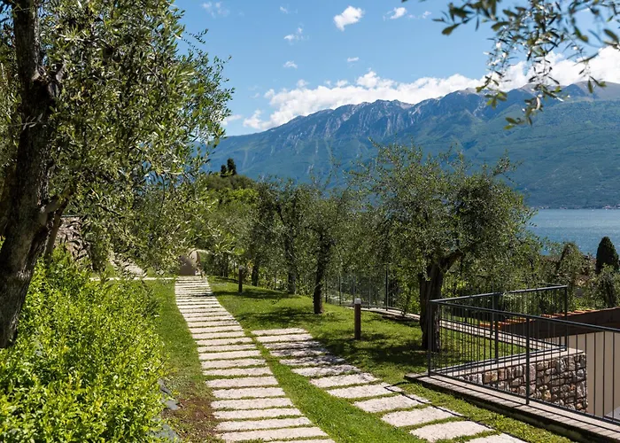 Residence Dany Appartamenti Con Cucina Vista Lago Piscina E Parcheggio