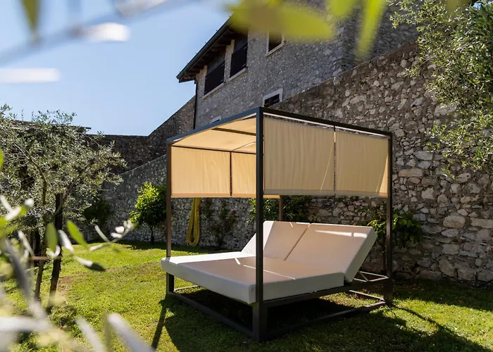 Residence Dany Appartamenti Con Cucina Vista Lago Piscina E Parcheggio