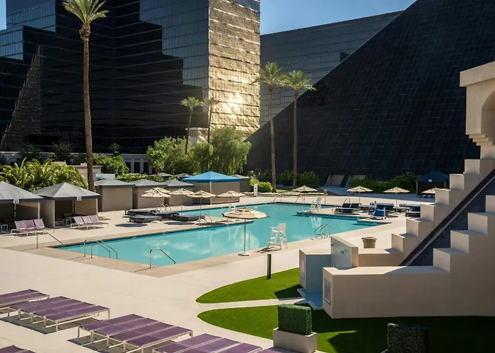  Luxor